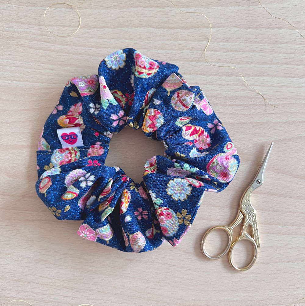 Scrunchie van Japans katoen vol gouden details - blauw