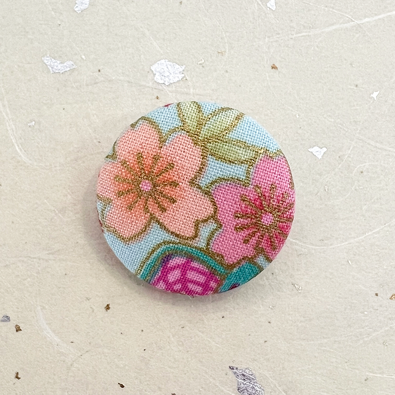 Button sakura
