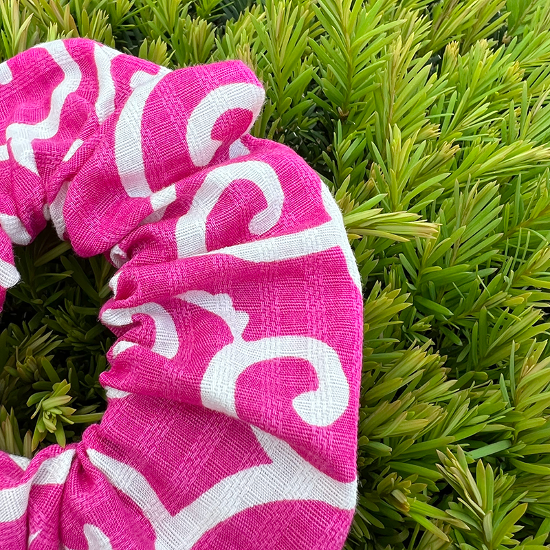 Scrunchie roze karakusa