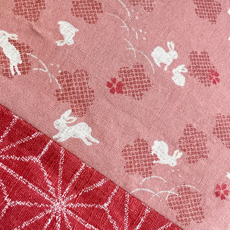 Telefoontasje roze rood met konijntjes en Asanoha
